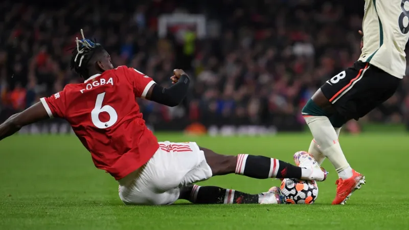 Khung luật về phạm lỗi cố tình ngáng chân trong bóng đá