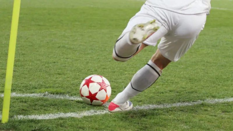 Biến thể phạt góc ngắn phổ biến