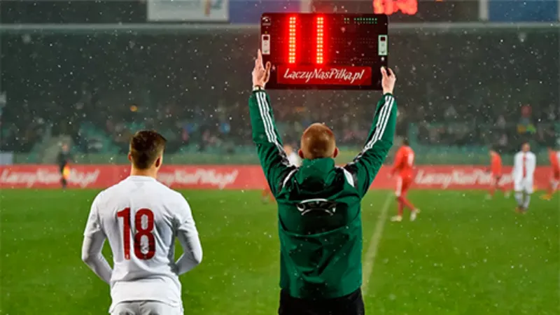 Số lượt thay người, cửa sổ thay người và ngoại lệ